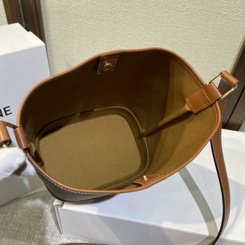 Ce1i*e bucket bags
